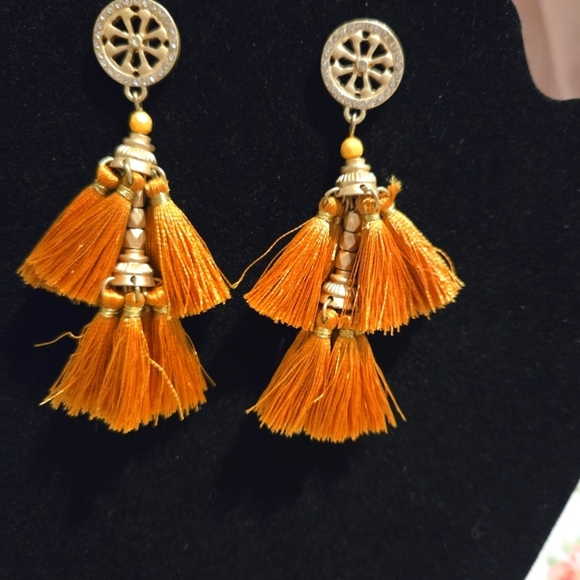 Luxury Fashion Earings - Picture 1 of 5